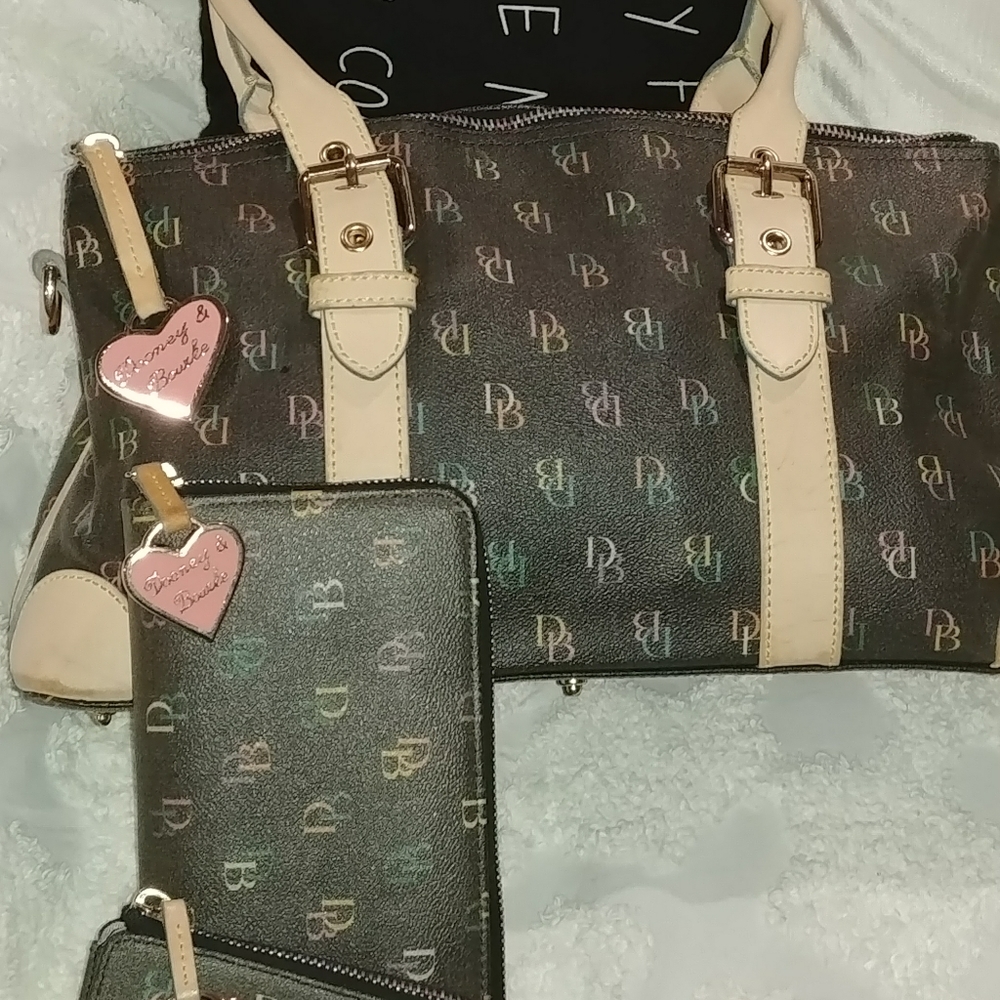 Dooney & Bourke
